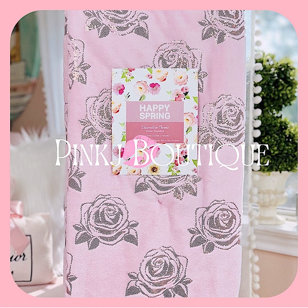 💗🌹{Shabby Rose} Beautiful Chic Pink Decorative {Happy Spring} Throw Blanket!